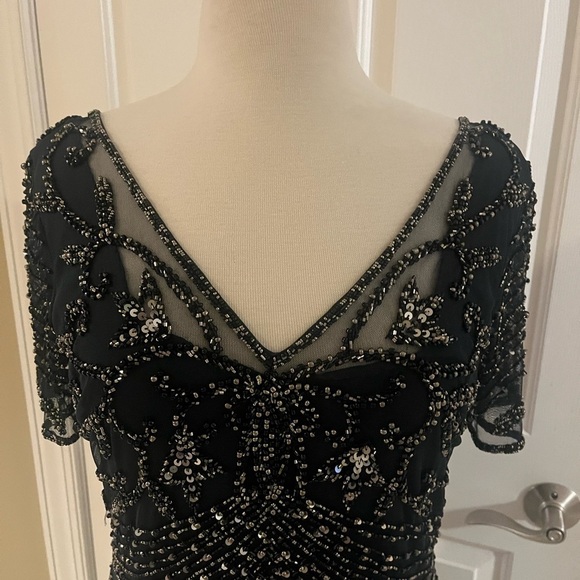 Stunning Beaded Mesh Column Gown by Pisarro Nights-Size 14 - Picture 7 of 16